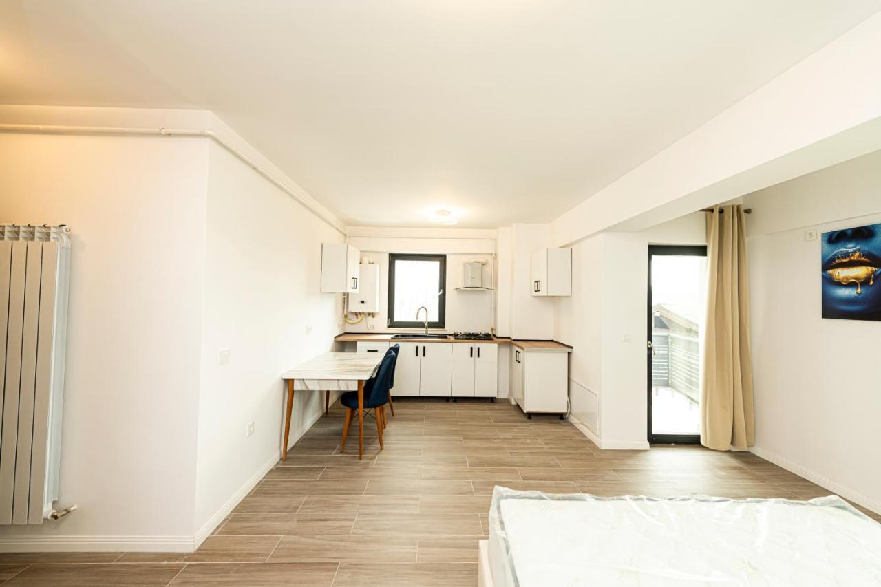 Apart Hotel Fusion Tower Iasi Ngoại thất bức ảnh
