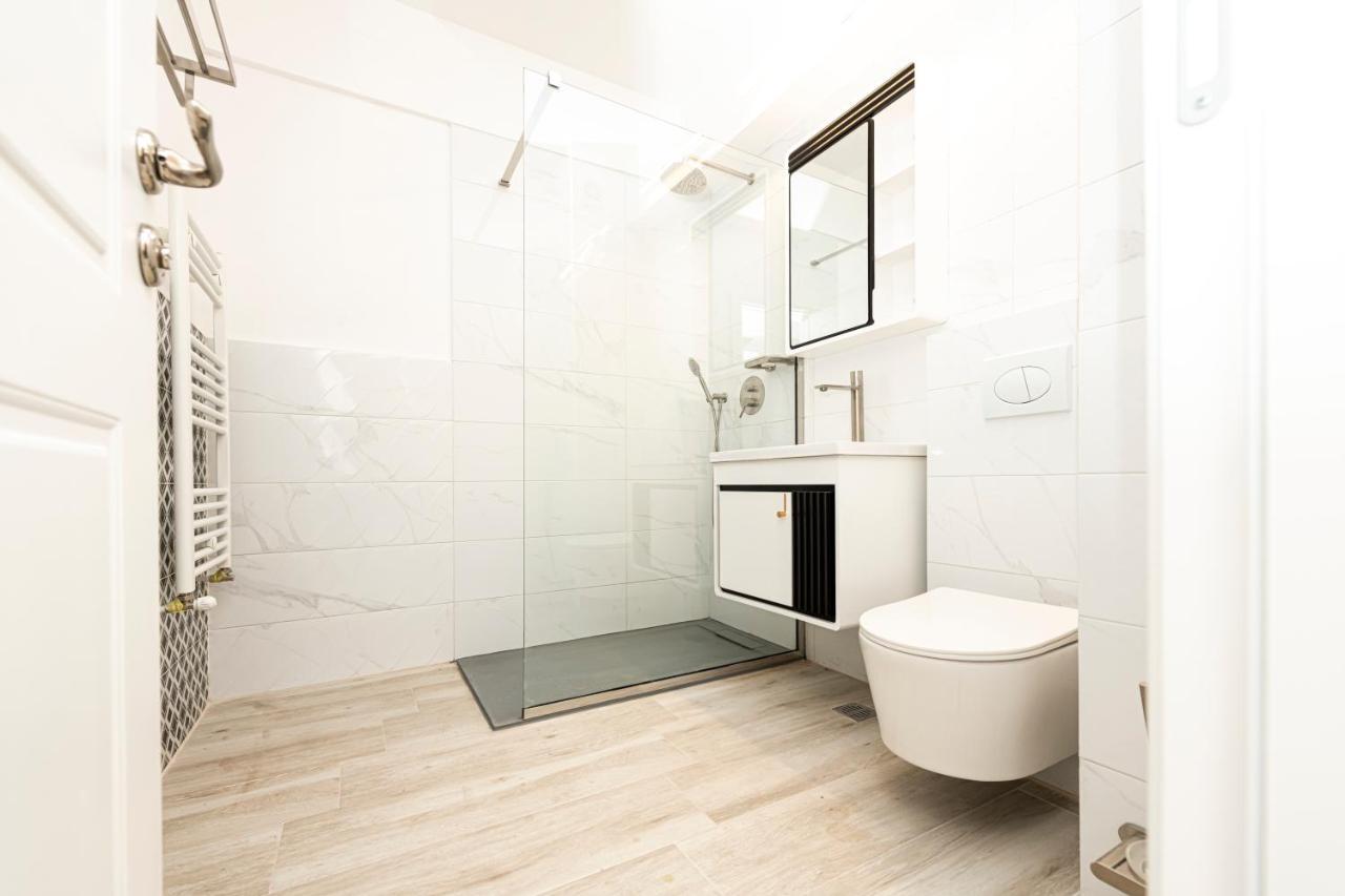 Apart Hotel Fusion Tower Iasi Ngoại thất bức ảnh