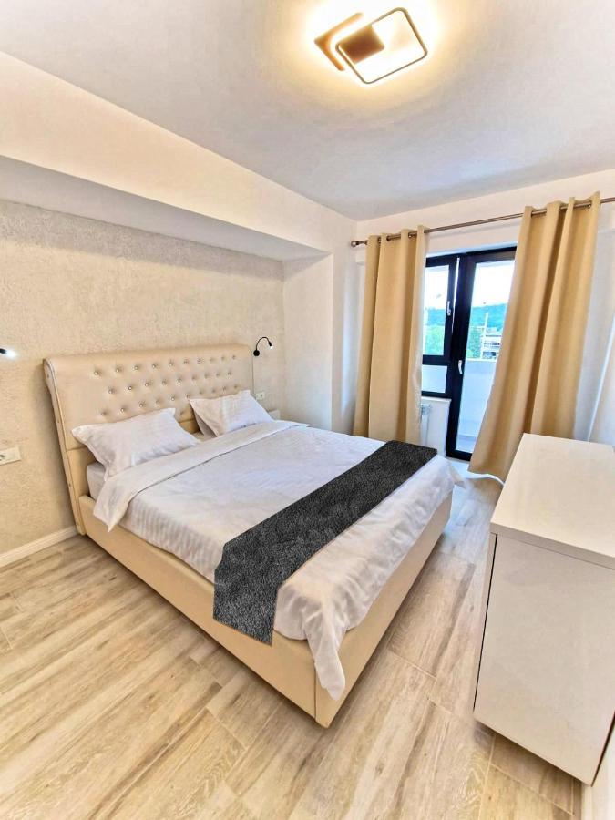 Apart Hotel Fusion Tower Iasi Ngoại thất bức ảnh