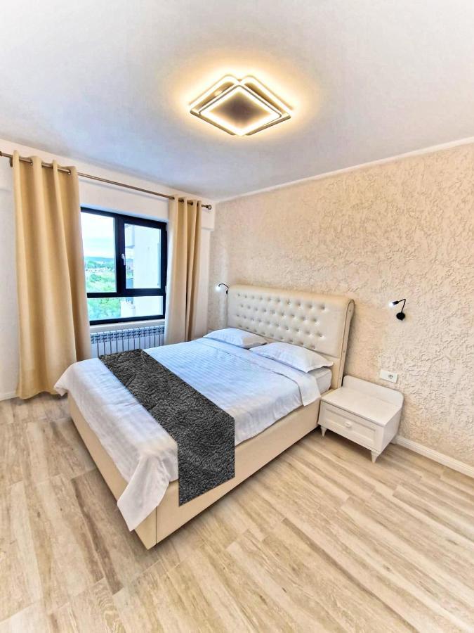 Apart Hotel Fusion Tower Iasi Ngoại thất bức ảnh